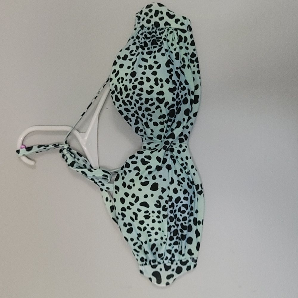 Victoria's Secret 36C (large) mint leopard bikini top